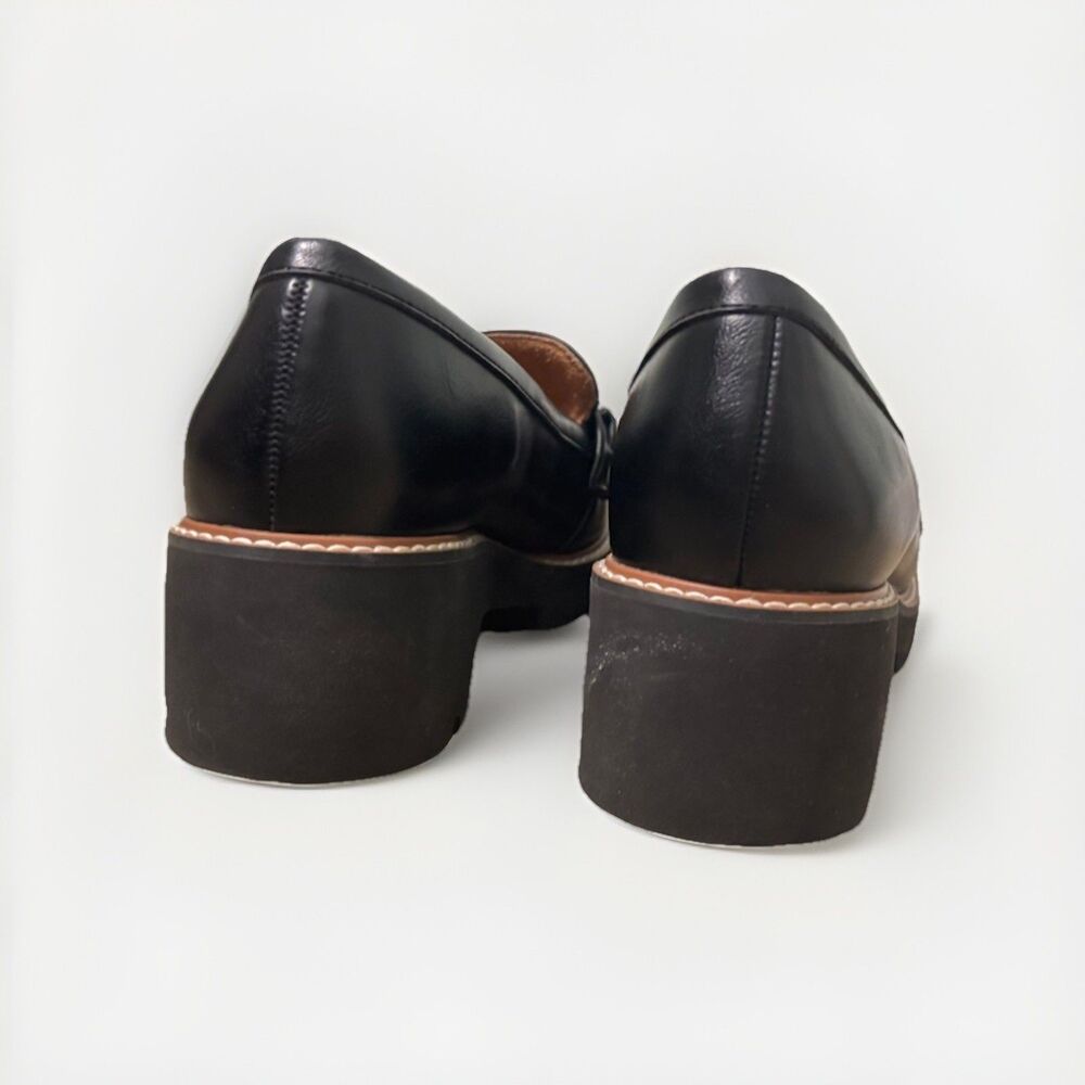 Naturalizer Cabana Lug Sole Loafers Navy Faux Leather Silver Buckles Size 7 - Picture 6 of 9